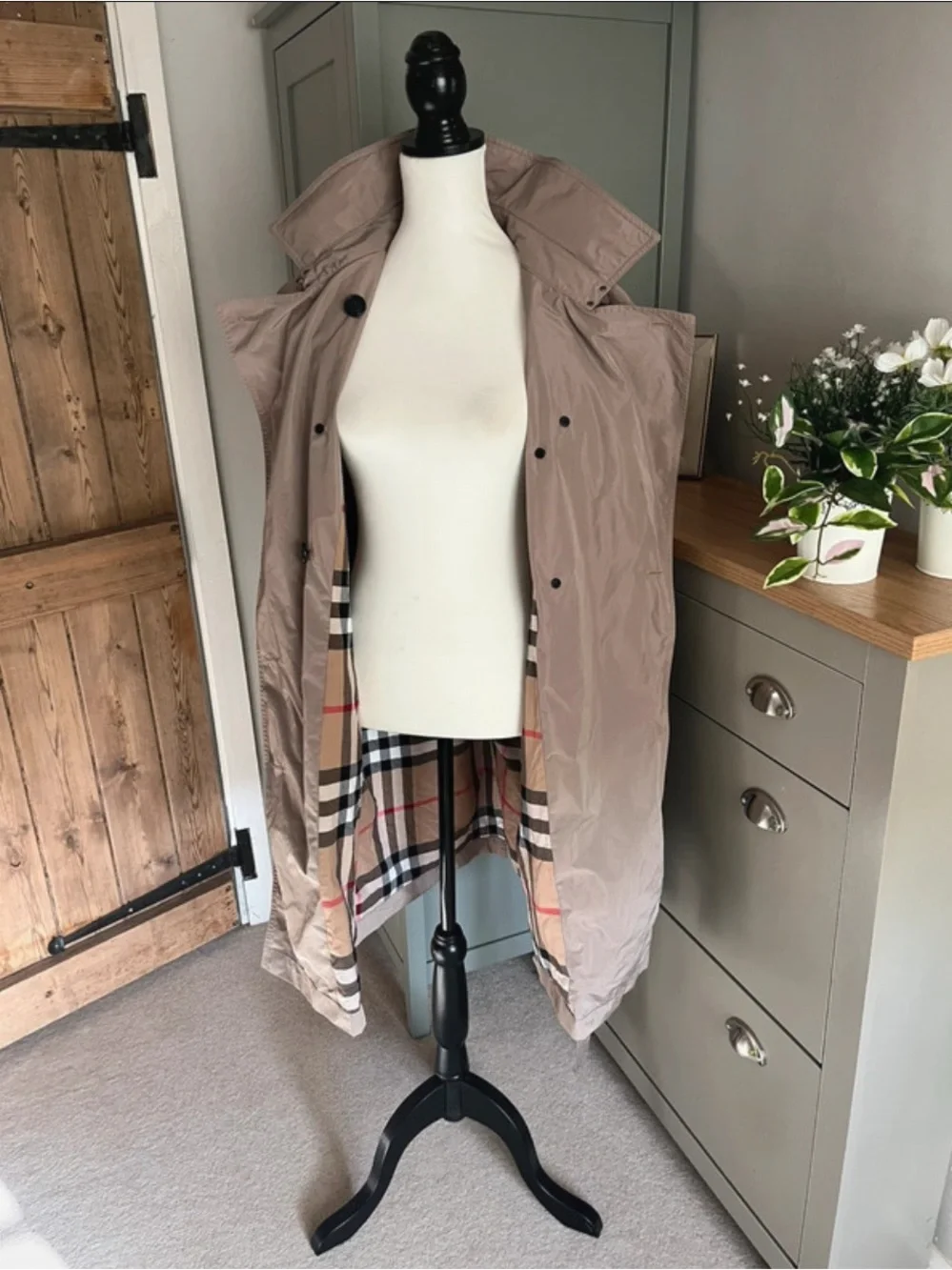 Burberry Taupe Double-Breasted Hooded Trench Coat - Picture 15 of 16